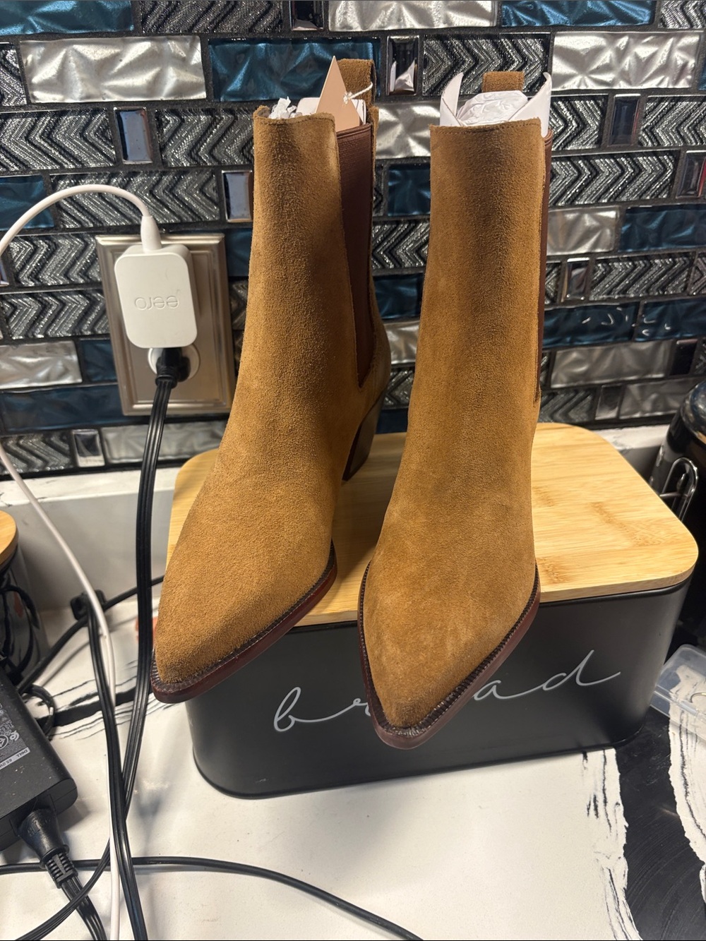 Dolce Vita Tan Suede Pointed Chelsea Ankle Boots - Picture 1 of 10